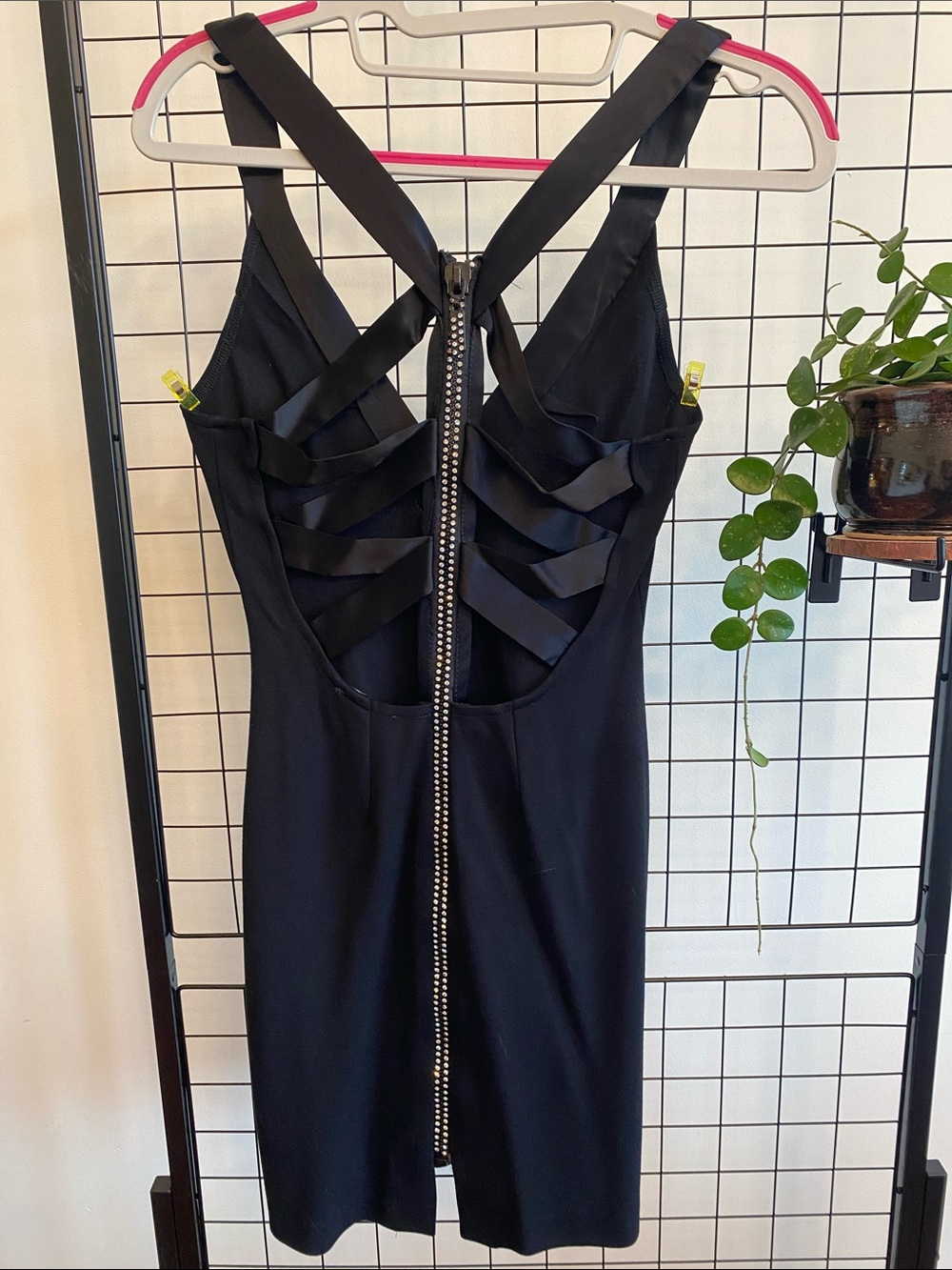 Bebe Y2K V-Neck Strappy open back mini dress xxs